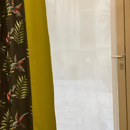 Vale Tiny House Apartment